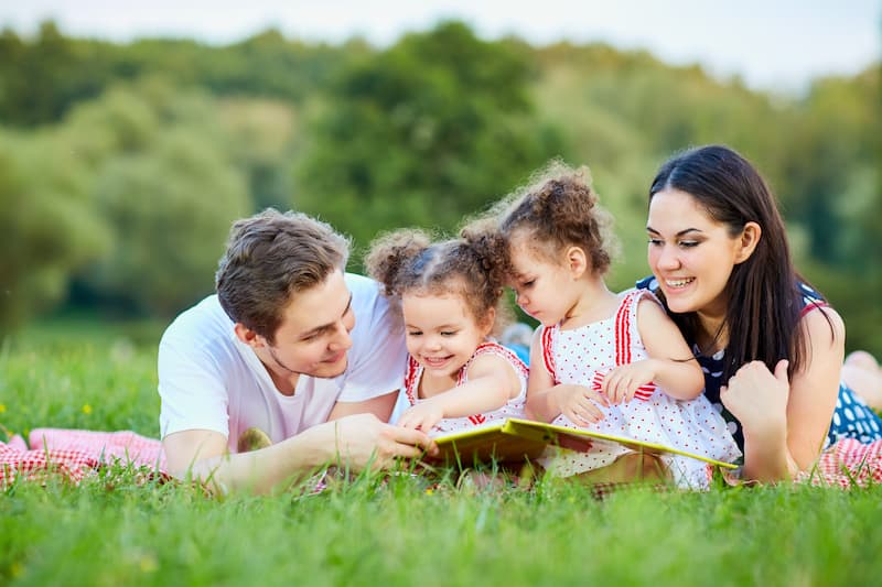 Famille dans la nature