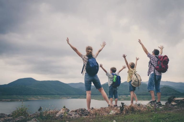 Randonnée au lac en famille