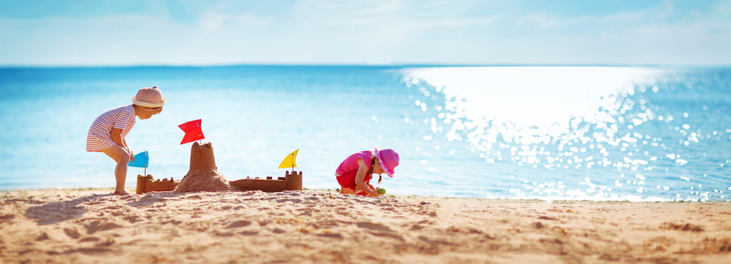 Enfants en vacances à la mer